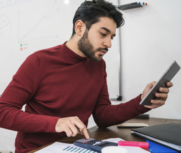 Aguinaldo 2025: tu patrón no te está diciendo esto, calcula hoy cuánto te deben y cómo reclamarlo